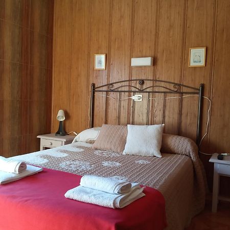 Aralla de Luna Hostal La Collada De Aralla מראה חיצוני תמונה